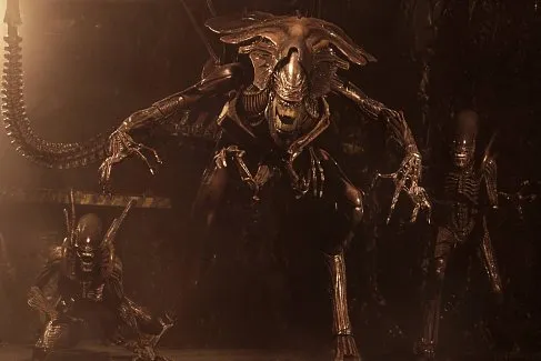 Фигурка Королевы Чужих — Neca Alien Resurrection Ultra Deluxe Alien Queen