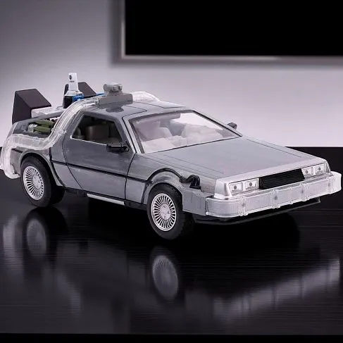 Модель ДеЛориан — Back to the Future 2 Die-Cast Time Machine 1/24