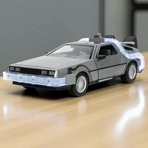 Модель ДеЛориан — Back to the Future Die-Cast Time Machine 1/24