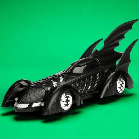 Модель Бэтмобиля — Batman Forever Diecast Model 1/24 Batmobile w figure