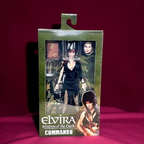 Фигурка Commando Elvira — Neca Clothed Deluxe Figure