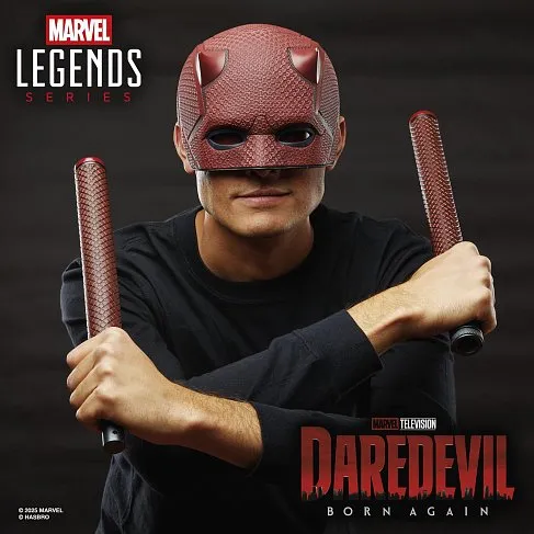 Шлем Сорвиголовы — Hasbro Marvel Legends Daredevil Born Again Mask
