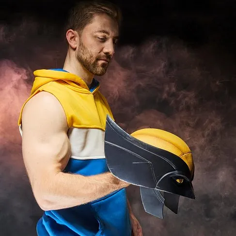 Шлем Росомахи — Hasbro Marvel Legends Premium Wolverine Mask