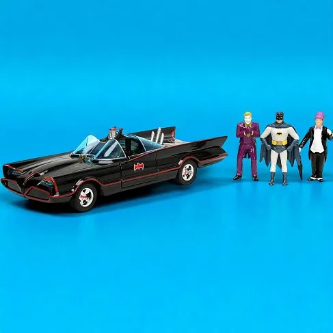 Модель Бэтмобиля — Batman TV Series 1966 Diecast Model 1/24 Batmobile w figure