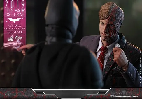 Фигурка Two Face — Hot Toys MMS546 The Dark Knight 1/6