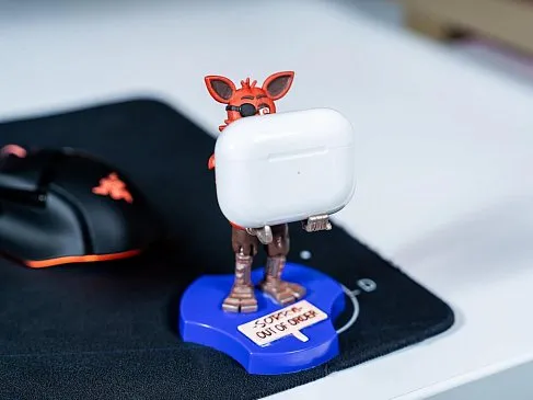 Фигурка-подставка ФНАФ — Mini Cable Guy Foxy Five Nights at Freddys Exquisite Gaming
