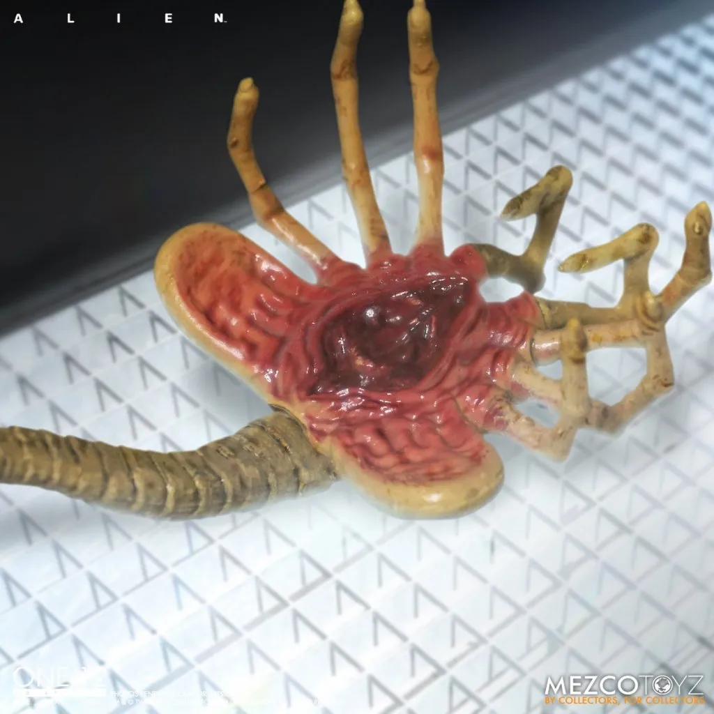 Фигурка Чужой — Mezco Alien One 12 Collective 11.jpeg