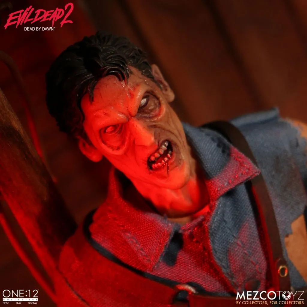 Mezco-Evil-Dead-2-Ash-One12-0008.jpg
