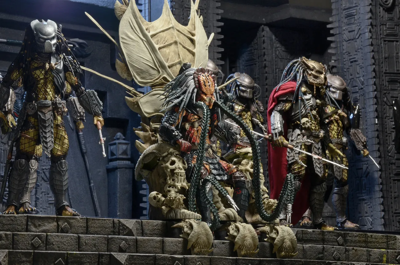 NECA-AvP-Bone-Throne-006.jpg