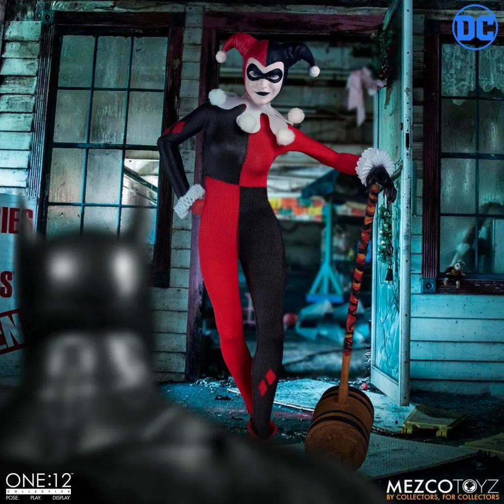 Фигурка Харли Квинн - Mezco-Deluxe-Harley-Quinn (9).jpg Фигурка Харли Квинн - Mezco-Deluxe-Harley-Quinn (9).jpg