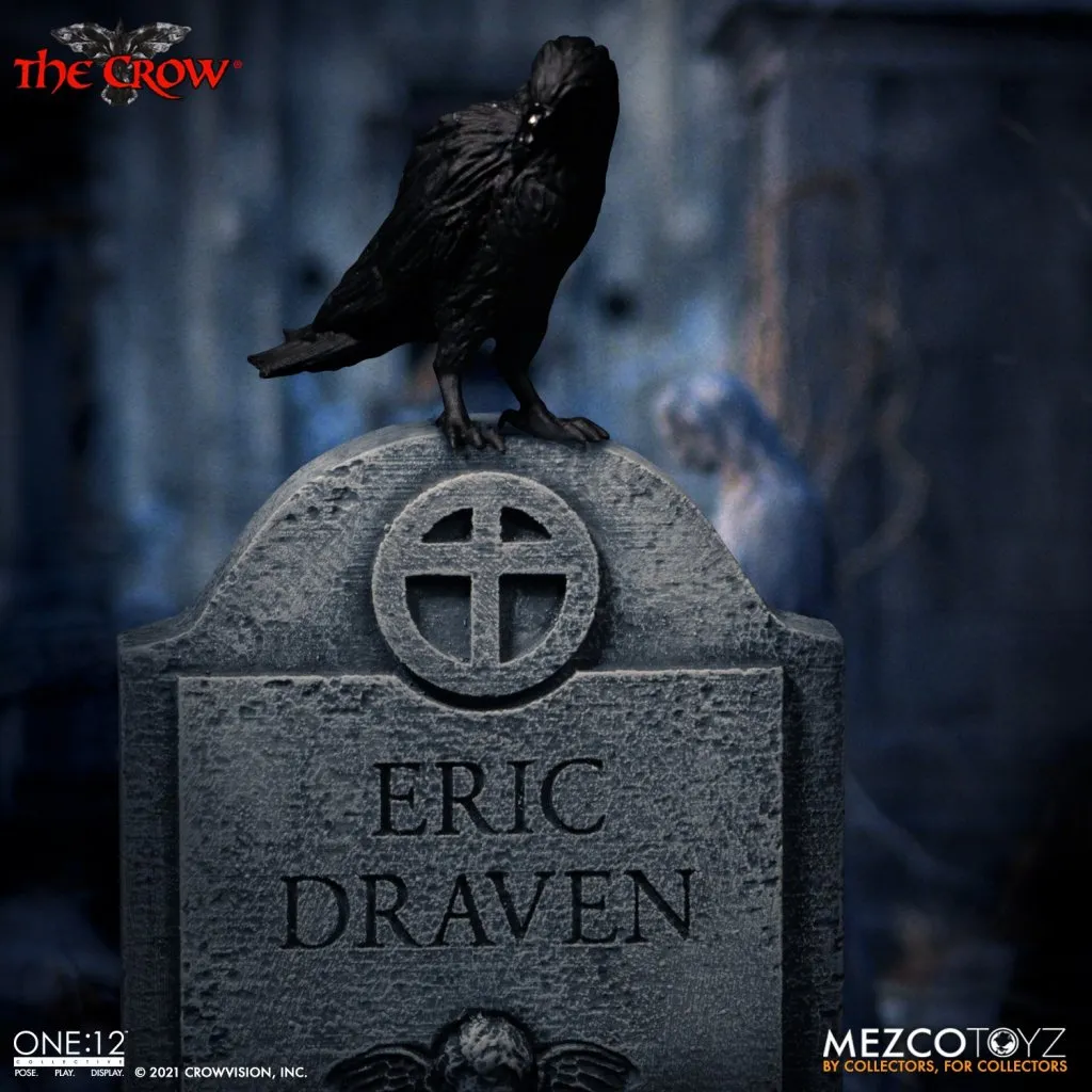 Фигурка Ворон — Mezco The Crow One 12 Collective 6.jpeg