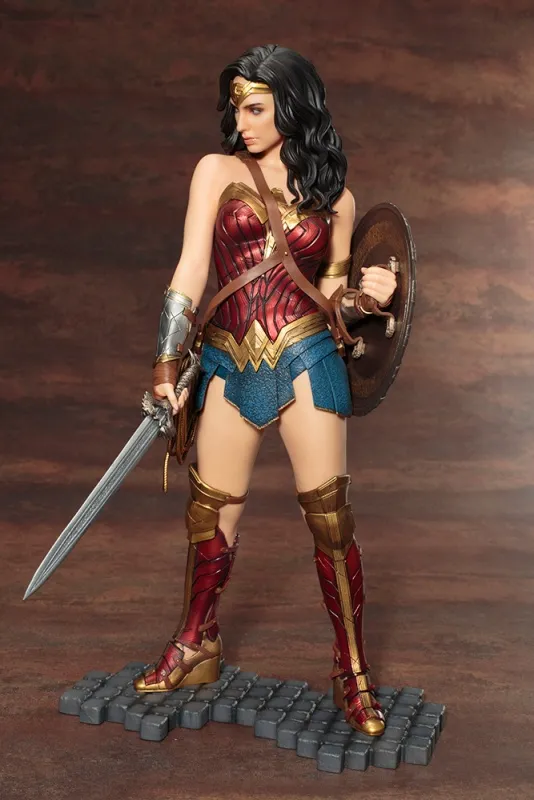 Wonder-Woman-ARTFX-Statue-003.jpg