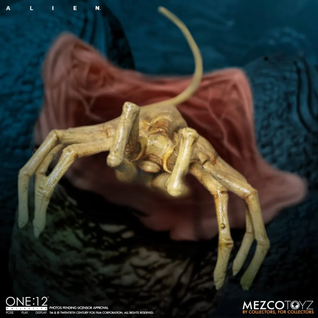 Фигурка Чужой — Mezco Alien One 12 Collective 10.jpeg