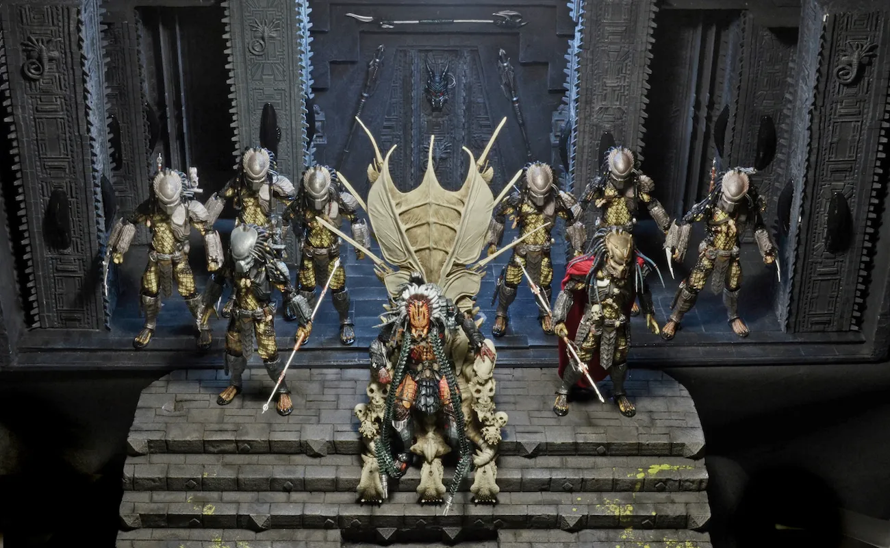 NECA-AvP-Bone-Throne-005.jpg