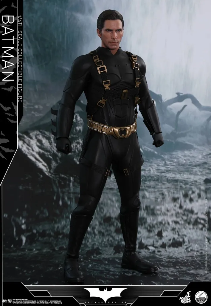Hot-Toys-Batman-Begins-Quarter-Scale-014.jpg