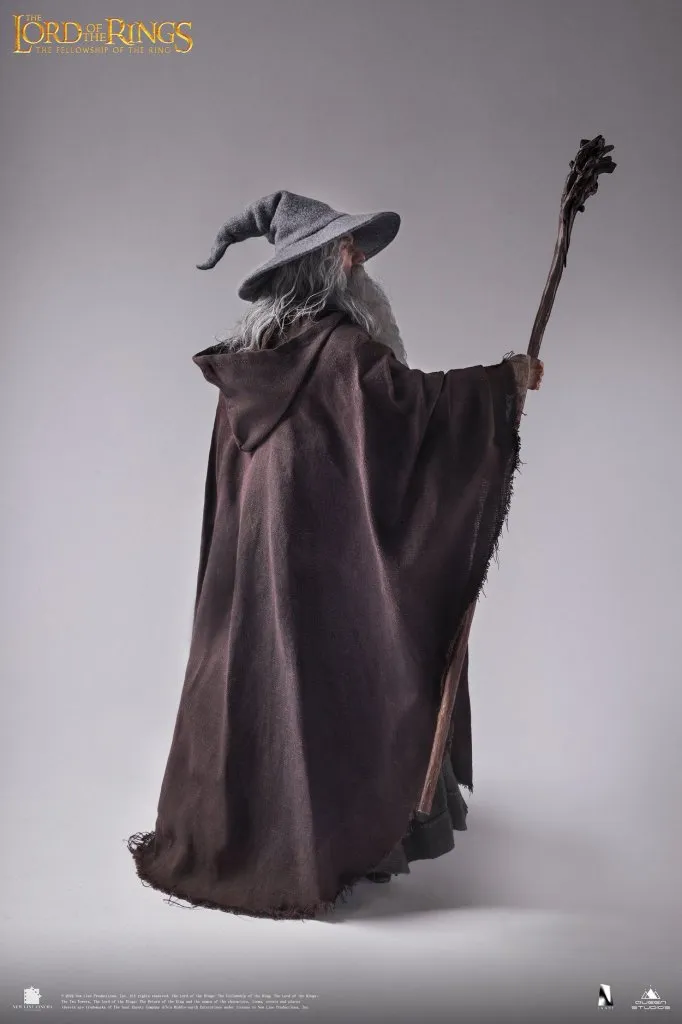 купить фигурку Queen Studios Lord of the Rings Gandalf 1:6 Figure 7.jpeg