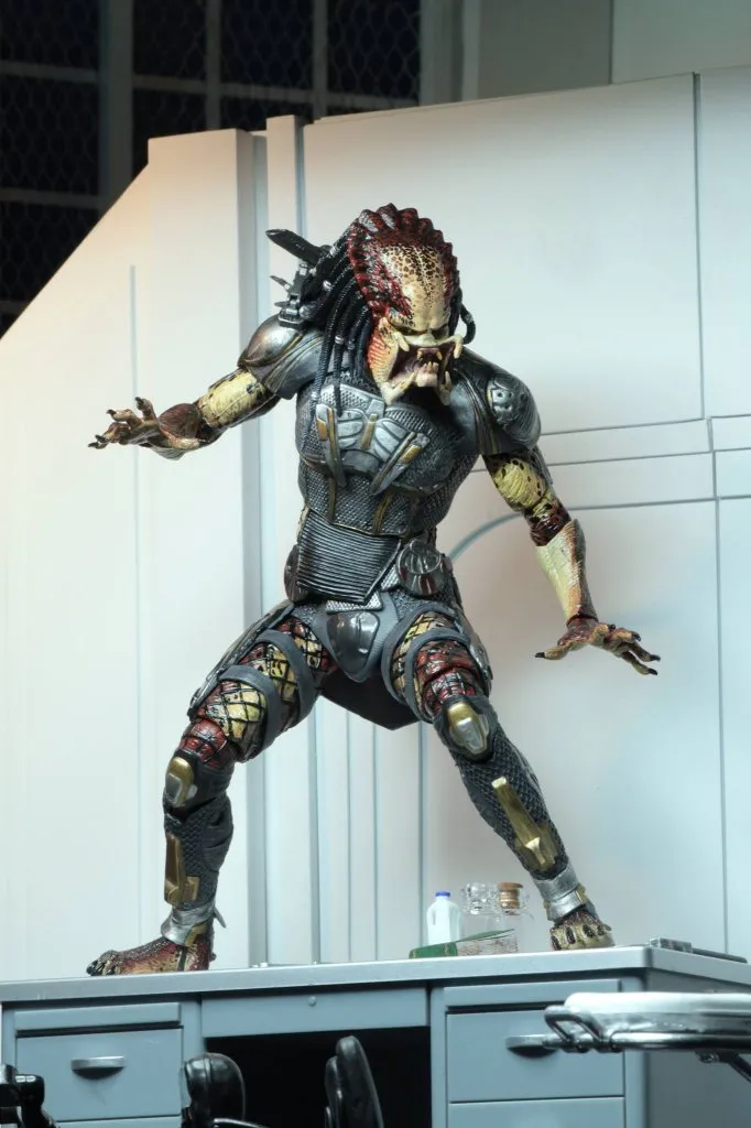 NECA-Fugitive-Predator-012.jpg NECA-Fugitive-Predator-012.jpg