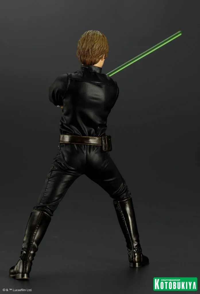 Koto-Star-Wars-Jedi-Master-Luke-Skywalker-Statue-006.jpg