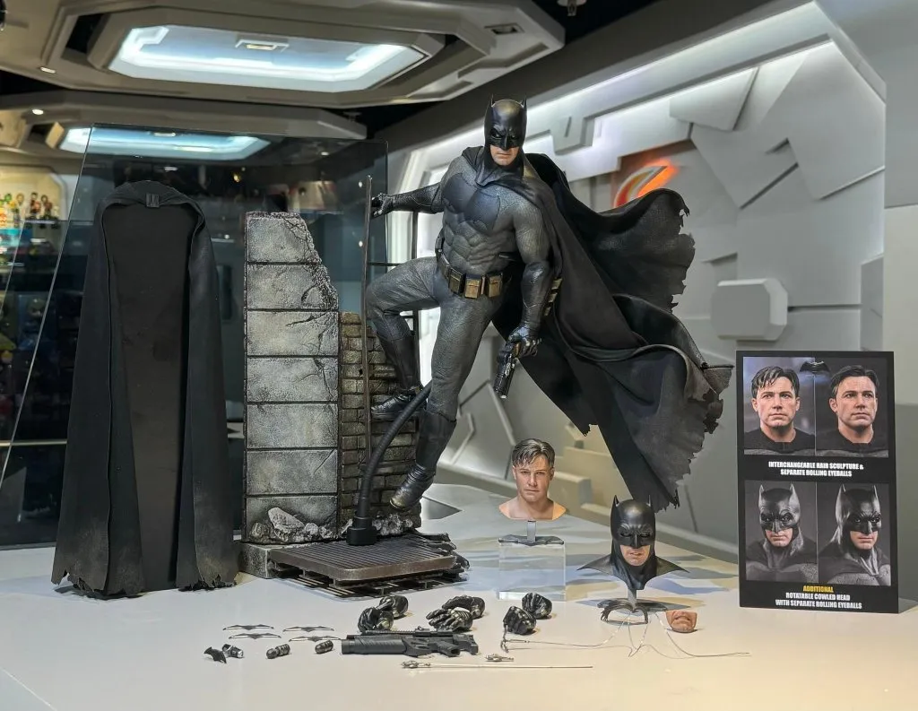 купить Hot Toys MMS731 Batman v Superman Batman 2.0 1:6 Figure 20.jpeg