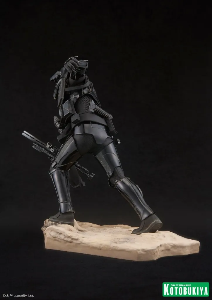 Rogue-One-Death-Trooper-ARTFX-Statue-007.jpg