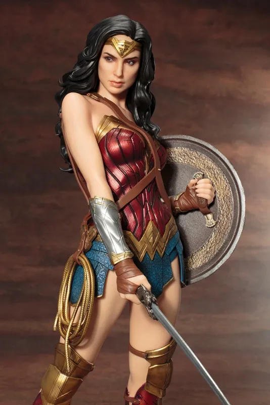 Wonder-Woman-ARTFX-Statue-009.jpg