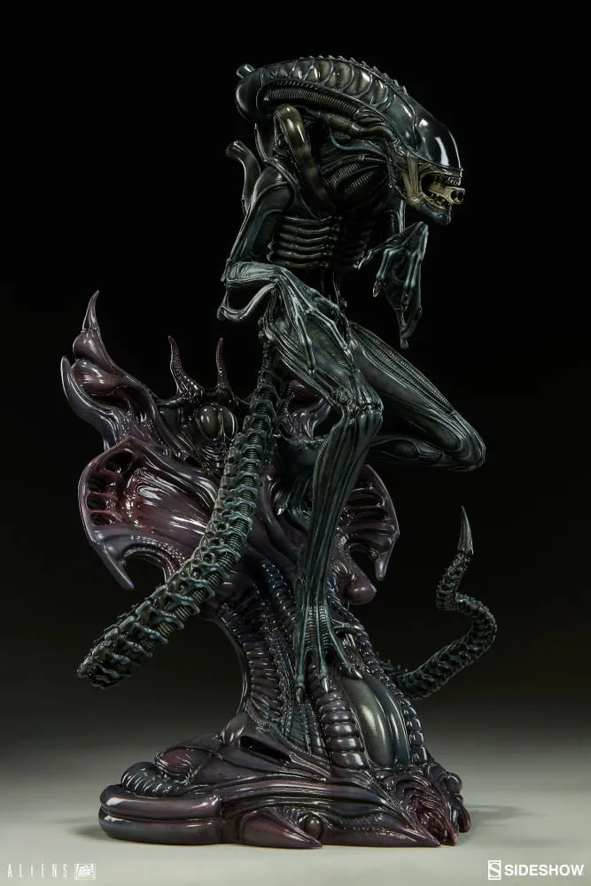 Sideshow-Alien-Warrior-Statue-011.jpg