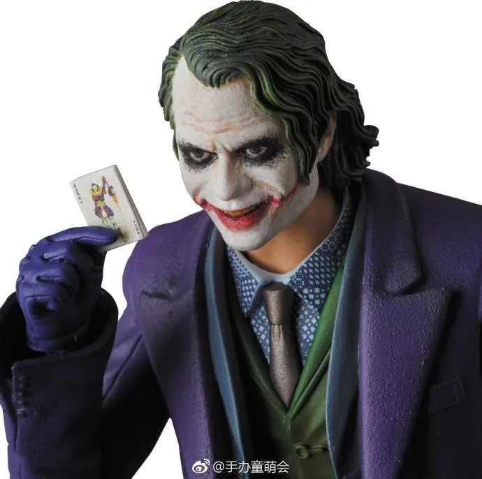 MAFEX-Dark-Knight-Joker-2.0-Version-004.png