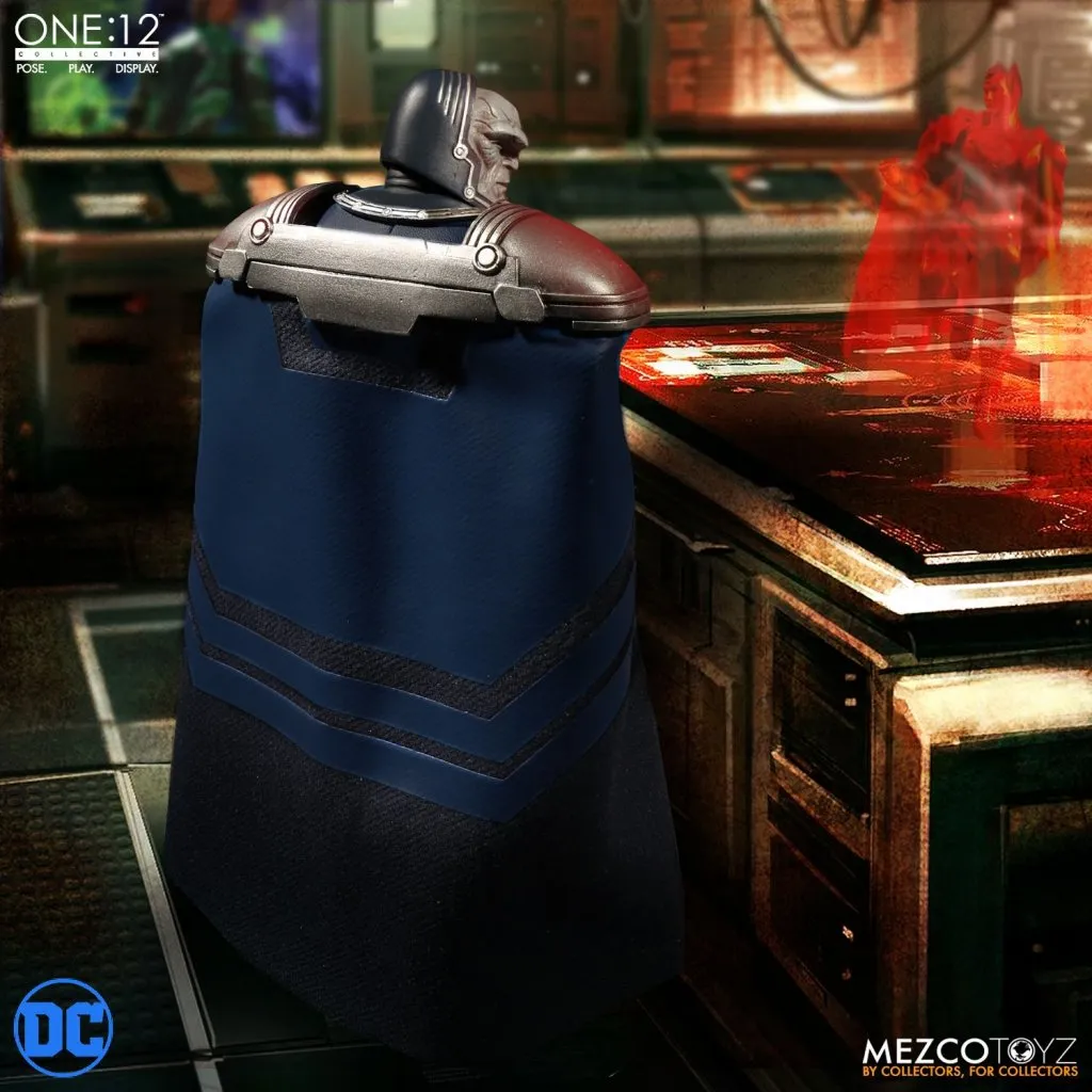 Mezco-One12-Darkseid-006.jpg Mezco-One12-Darkseid-006.jpg
