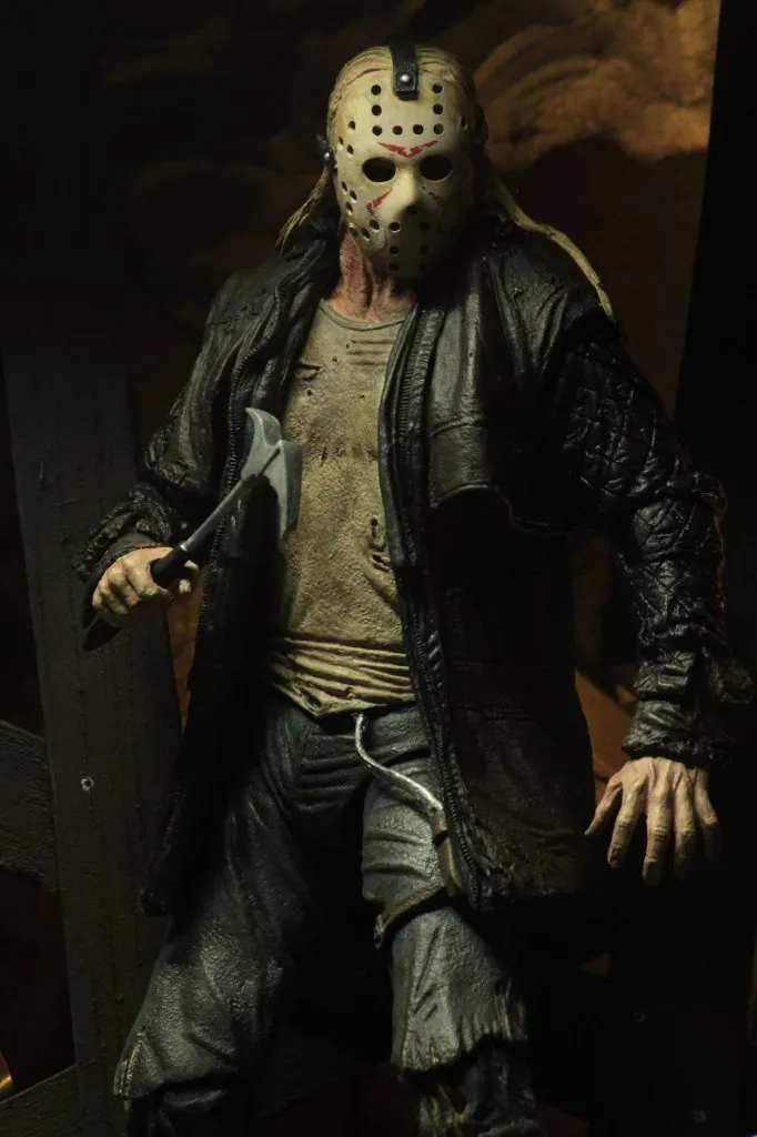 NECA-Ultimate-2009-Jason-Voorhees-011.jpg