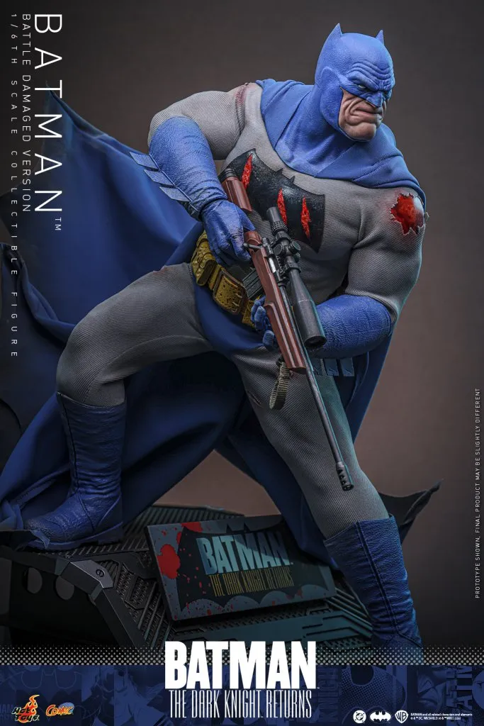 купить Фигурка Hot Toys. The Batman: The Dark Knight Returns – 1:6 Scale Battle Damaged Batman Figure 13.jpg