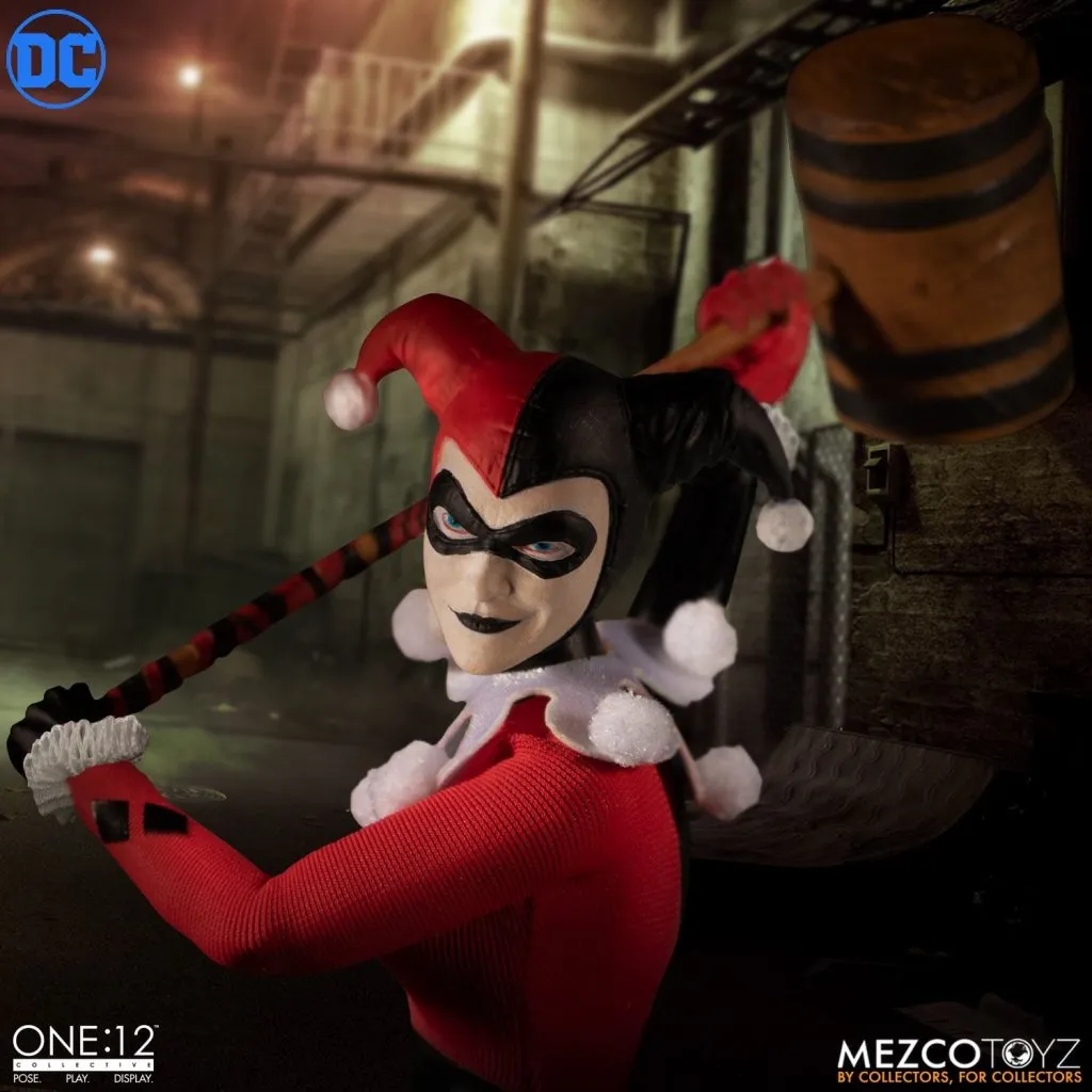 Фигурка Харли Квинн - Mezco-Deluxe-Harley-Quinn (6).jpg Фигурка Харли Квинн - Mezco-Deluxe-Harley-Quinn (6).jpg
