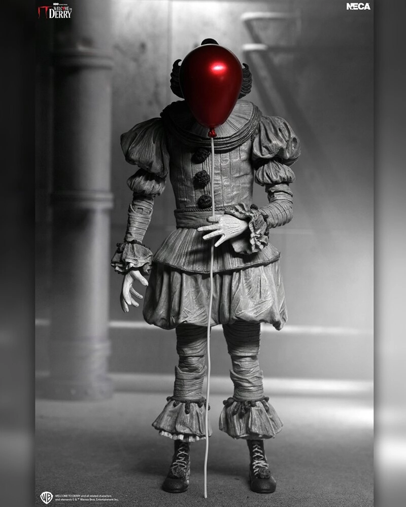 купить фигурка NECA: Welcome to Derry Ultimate Black & White Pennywise 7” Scale Figure 2.jpg