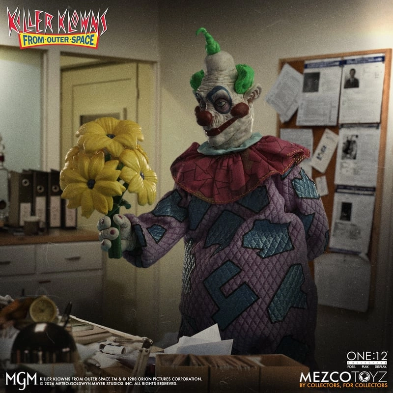 купить Фигурка Killer Klowns from Outer Space Jumbo — Mezco One 12 Collective 2.jpg