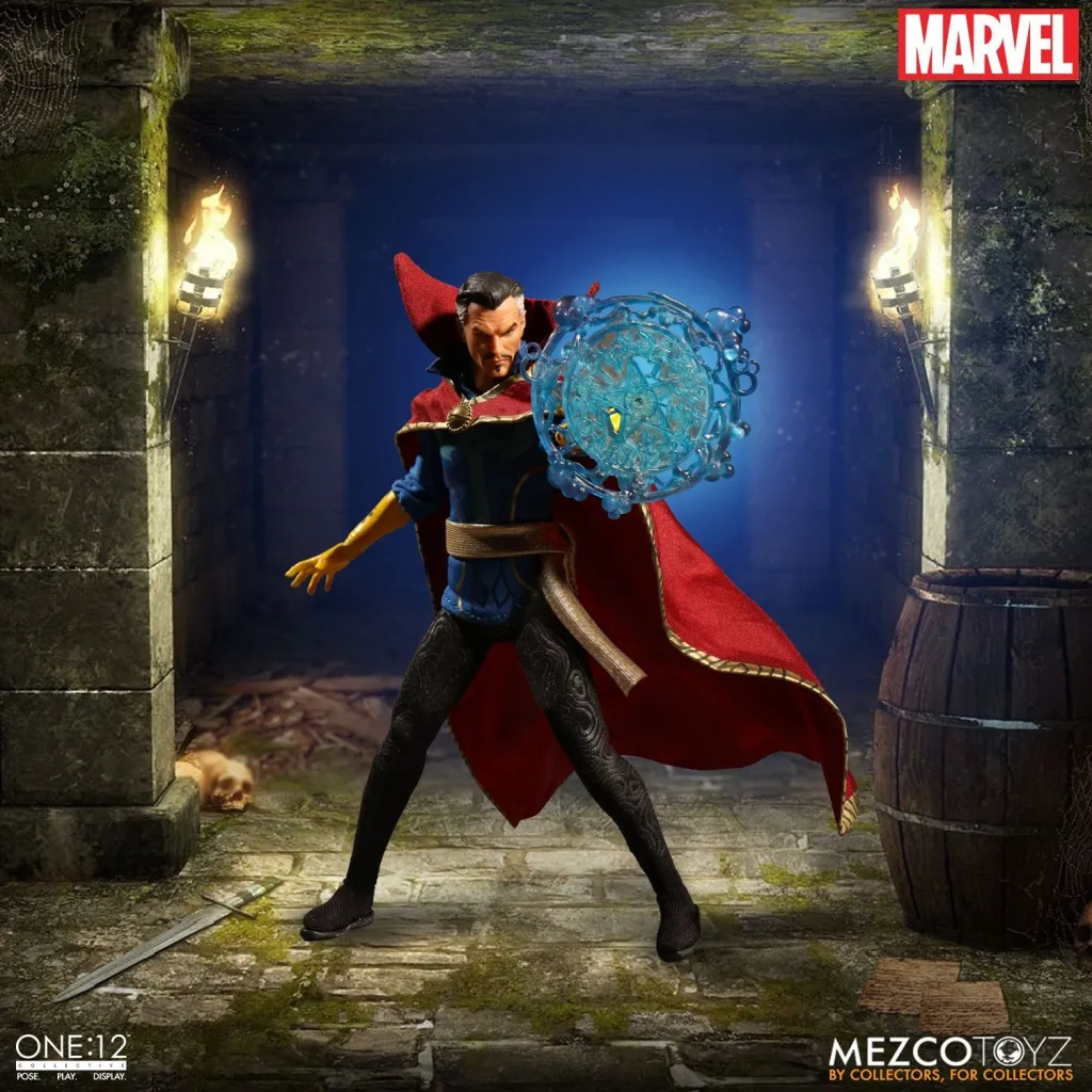 Mezco-Dr.-Strange-Figure-007.jpg