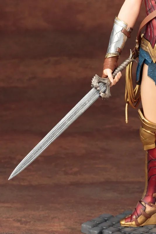Wonder-Woman-ARTFX-Statue-005.jpg