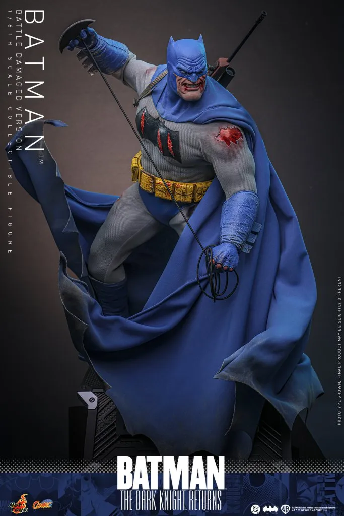 купить Фигурка Hot Toys. The Batman: The Dark Knight Returns – 1:6 Scale Battle Damaged Batman Figure 11.jpg