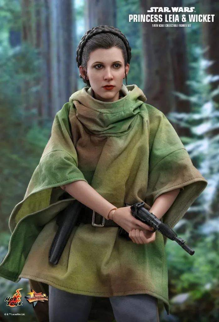 Hot-Toys-Leia-and-Wicket-09.jpg