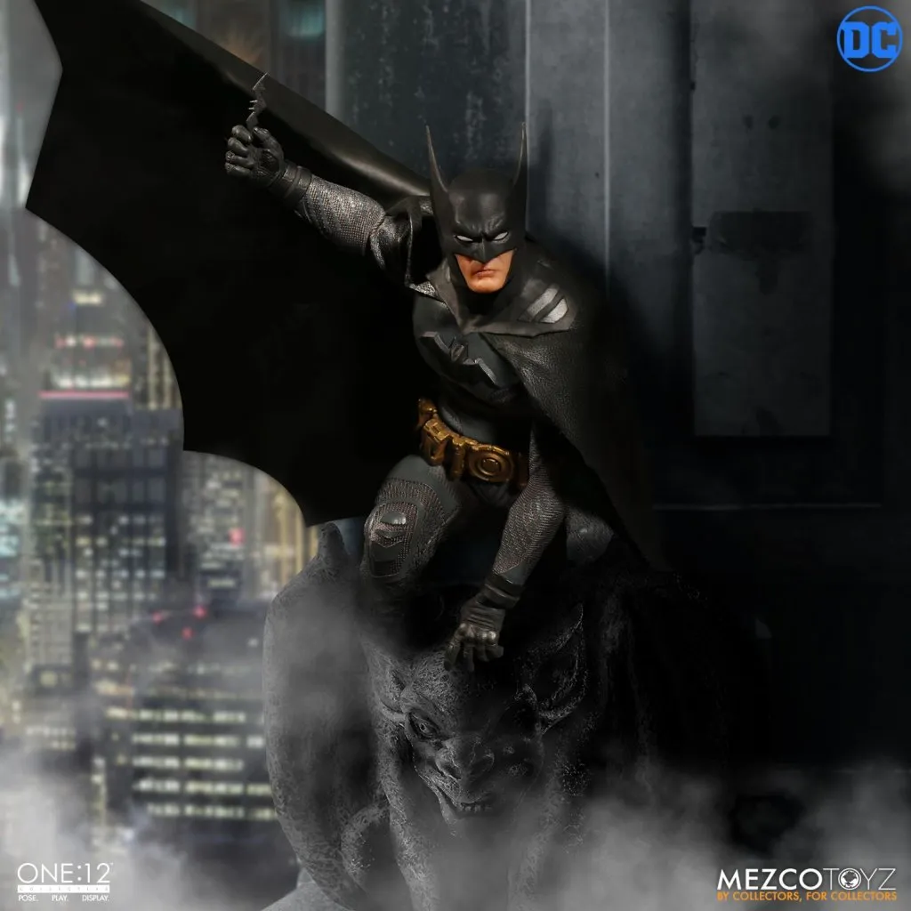Mezco-Batman-Ascending-Knight-004.jpg Mezco-Batman-Ascending-Knight-004.jpg