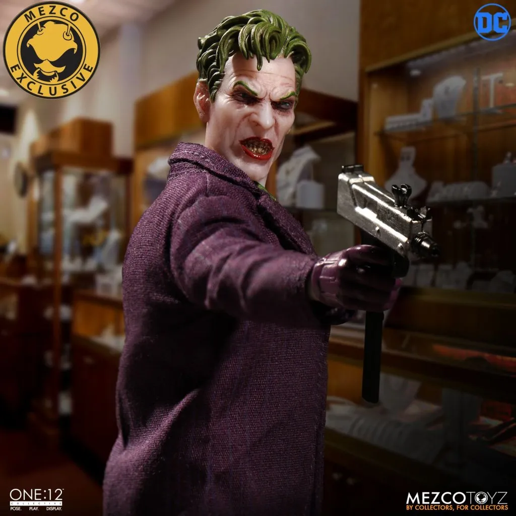 Mezco-Exclusive-DLX-Joker-016.jpg