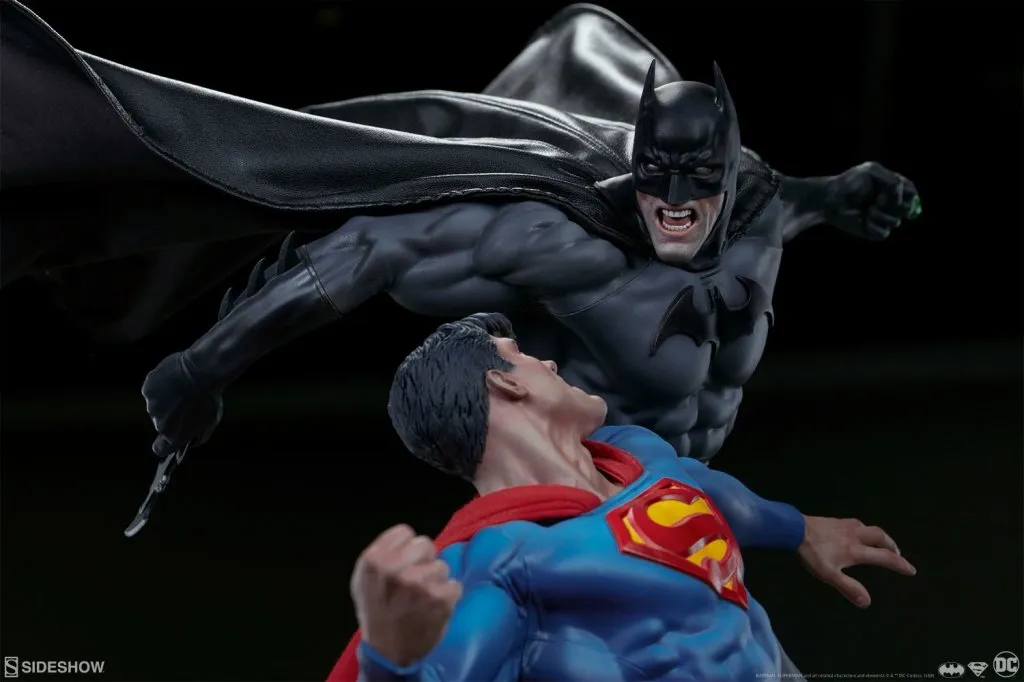 Sideshow-Batman-vs-Superman-Statue-003.jpg Sideshow-Batman-vs-Superman-Statue-003.jpg