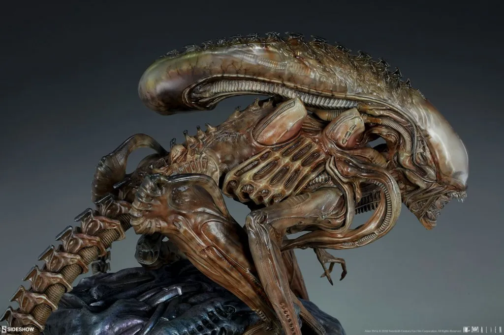 Alien-Warrio-Mythos-Statue-004.jpg