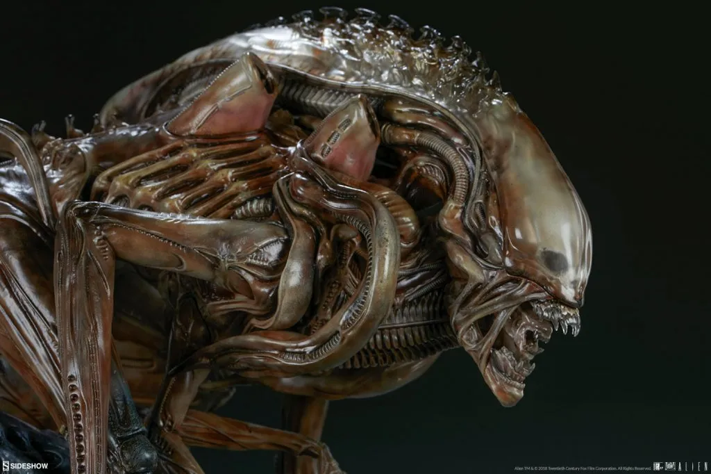 Alien-Warrio-Mythos-Statue-005.jpg