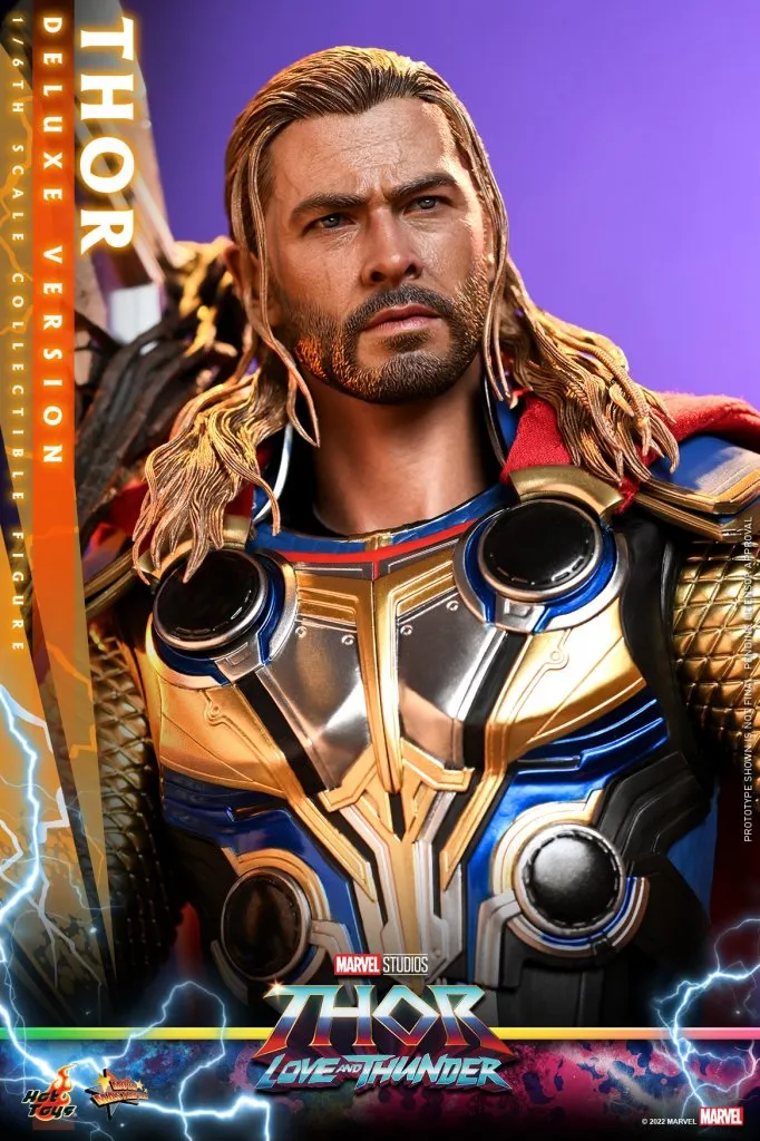 Фигурка Тор — Hot Toys Love and Thunder MMS656 1:6 Thor 4.jpeg