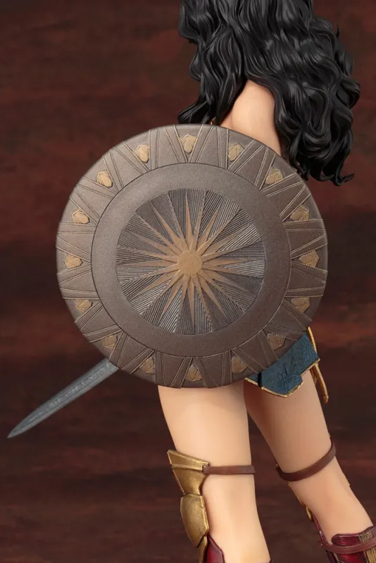 Wonder-Woman-ARTFX-Statue-006.jpg