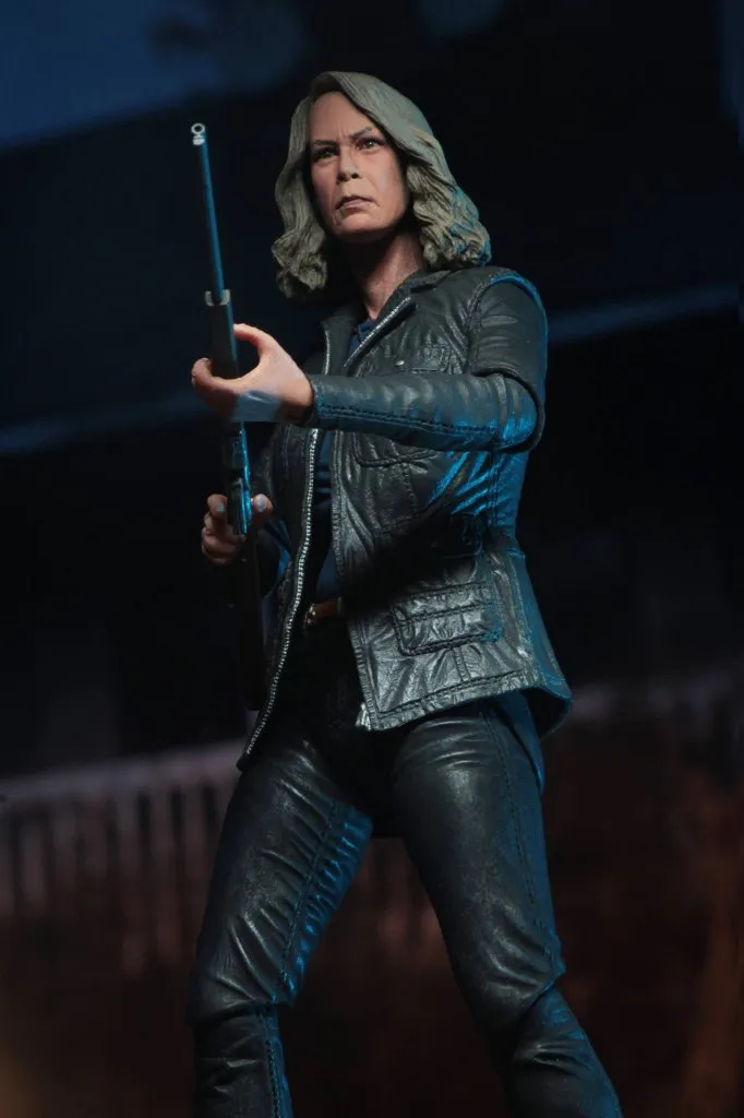NECA-Halloween-Laurie-Strode-007.jpg NECA-Halloween-Laurie-Strode-007.jpg