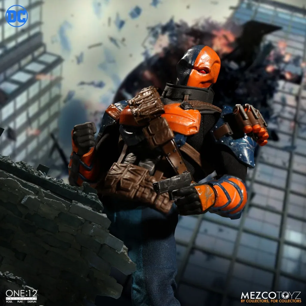 Mezco-One12-Collective-Deathstroke-005.jpg