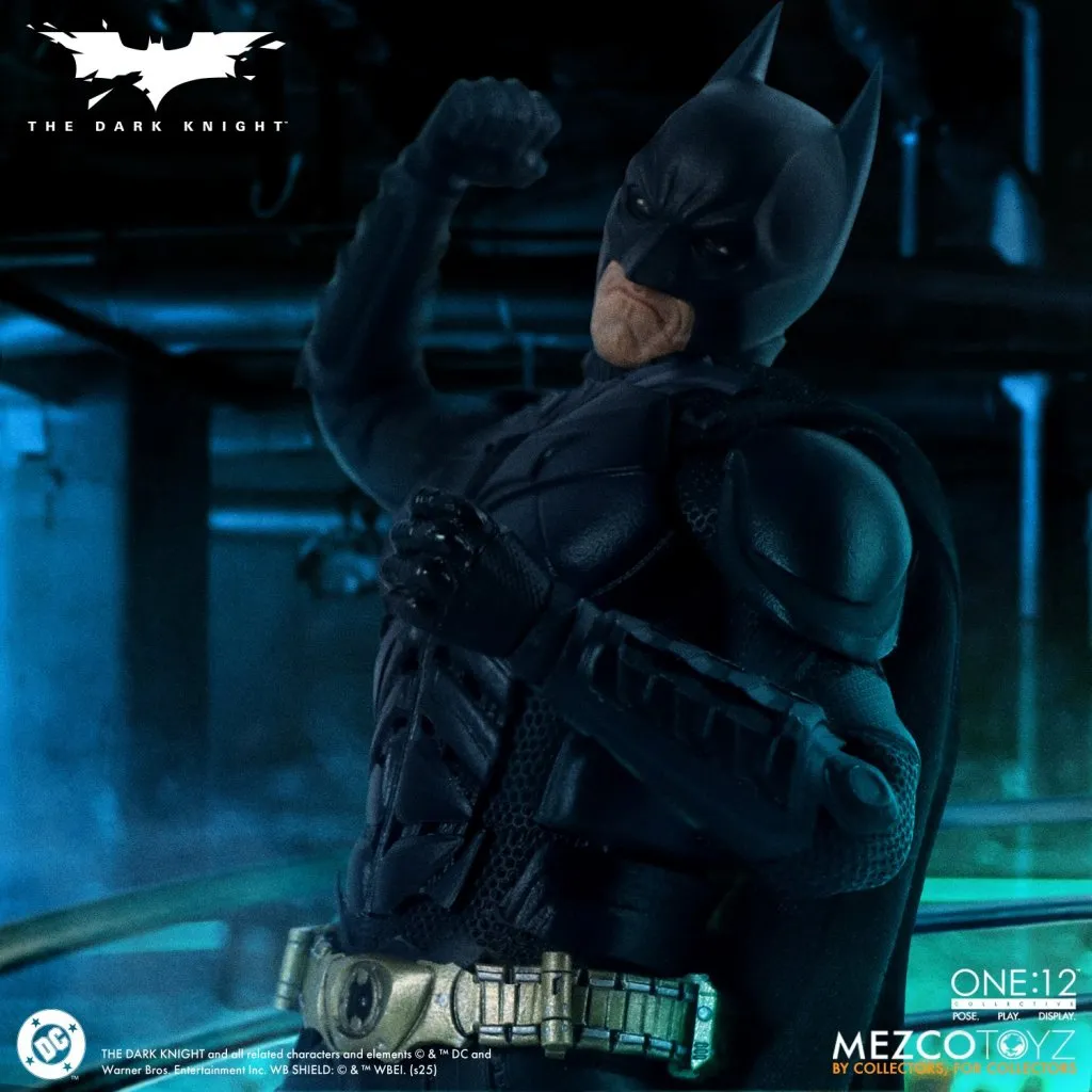 купить Фигурка Dark Knight Batman — Mezco One 12 Collective 9.jpg