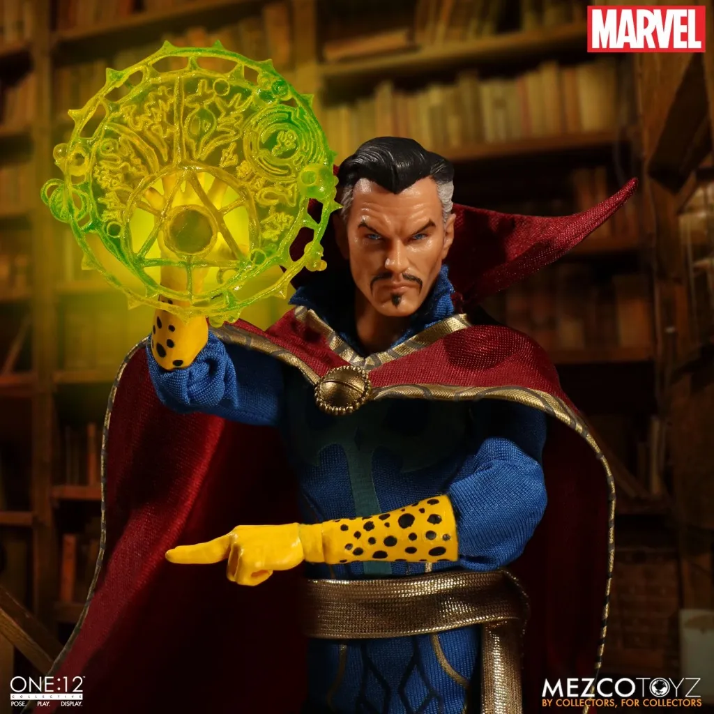 Mezco-Dr.-Strange-Figure-005.jpg