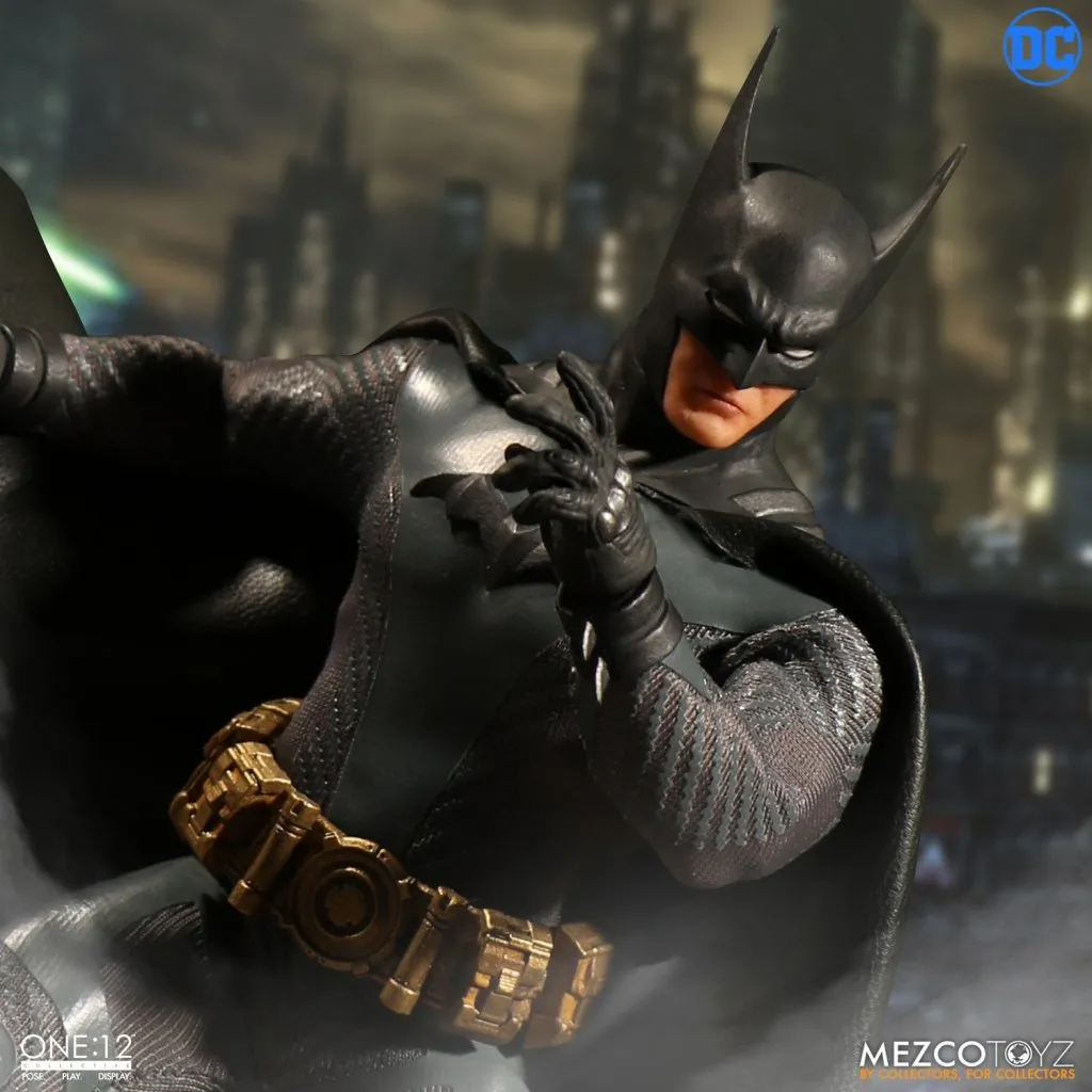 Mezco-Batman-Ascending-Knight-005.jpg Mezco-Batman-Ascending-Knight-005.jpg