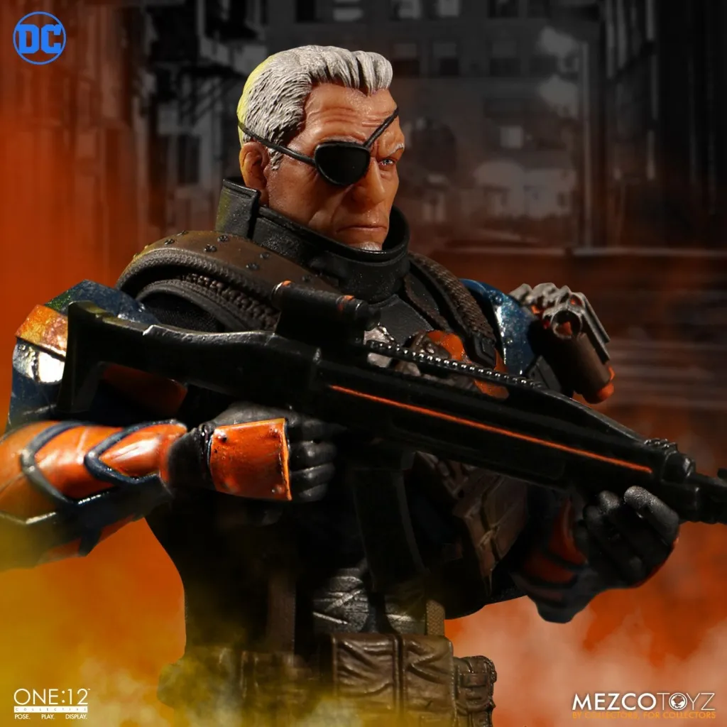 Mezco-One12-Collective-Deathstroke-002.jpg